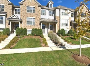 1904 Dauntless Dr, Glenview, IL 60026