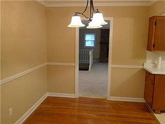 5th image of 8320 Russell St