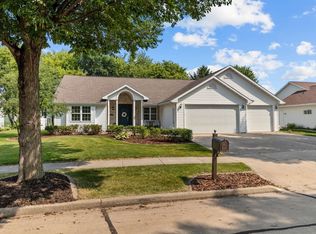 532 W Crossing Meadows Ln, Appleton, WI 54913