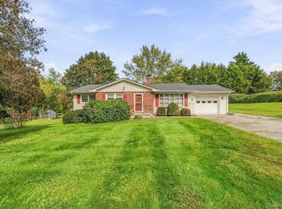 38 Blossom Ln, Shawangunk, NY 12589