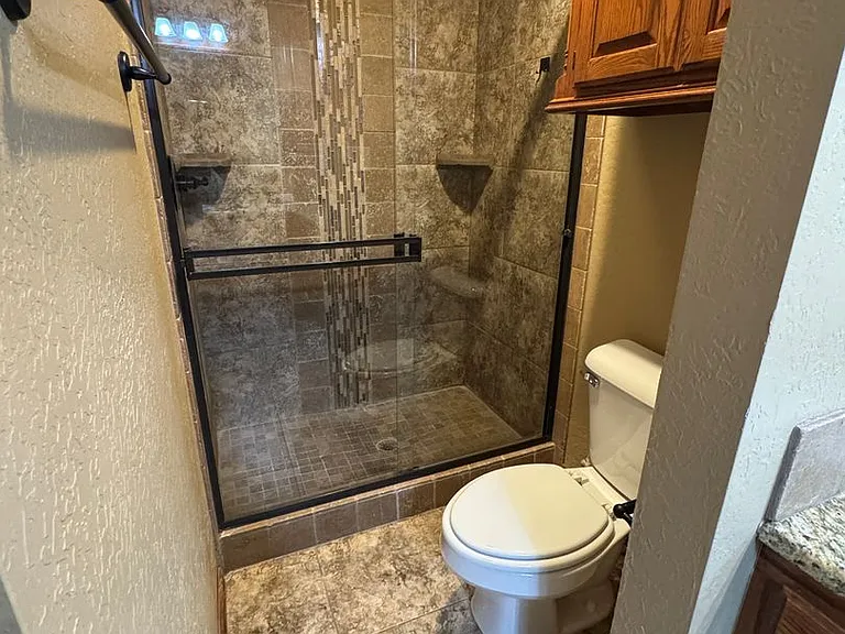 1517 NE Stonehouse Dr — Photo 21