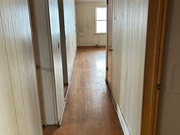 4th image of 3210 Commonwealth Dr #1