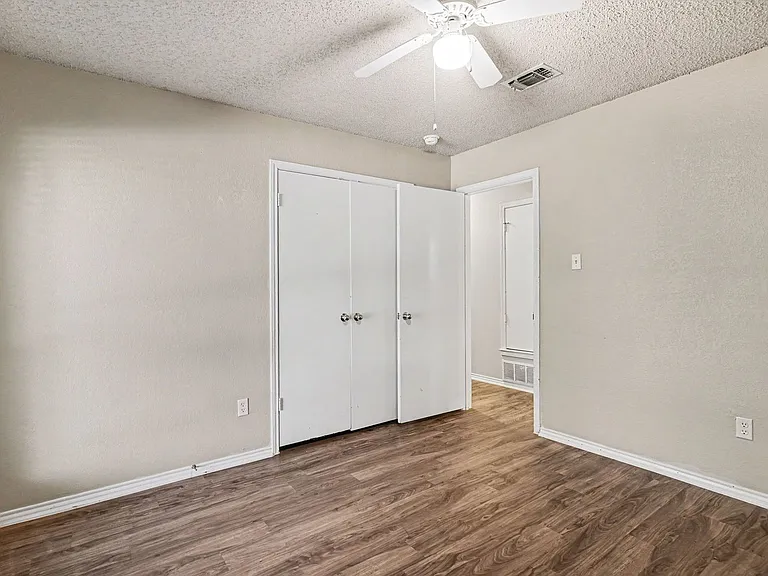 2608 Green Ridge St — Photo 17