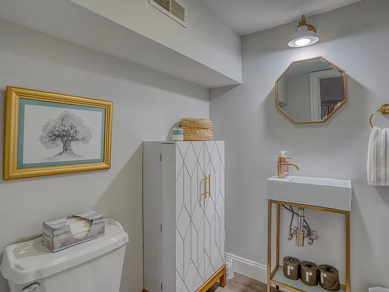 103 S College Ave — Photo 20