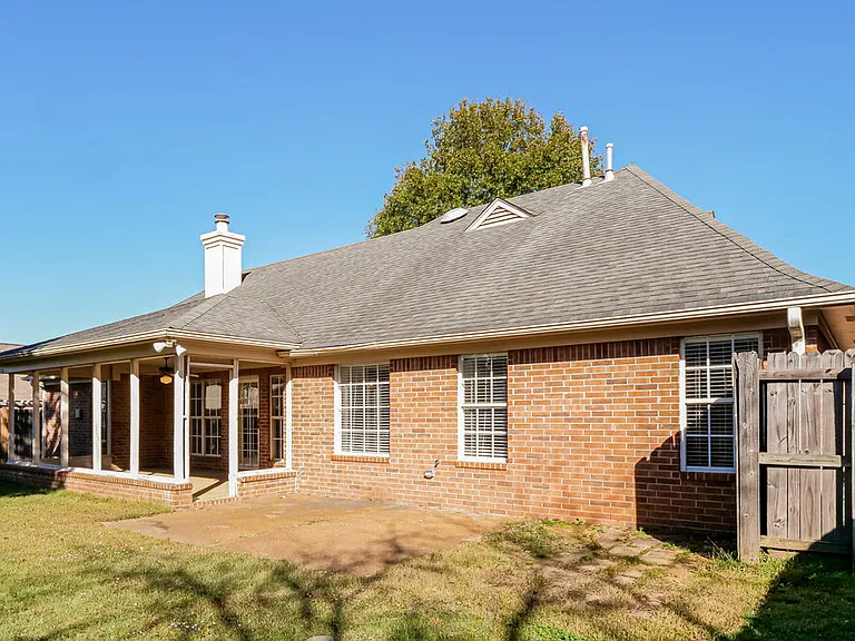 5041 Thornebrook Cv — Photo 16