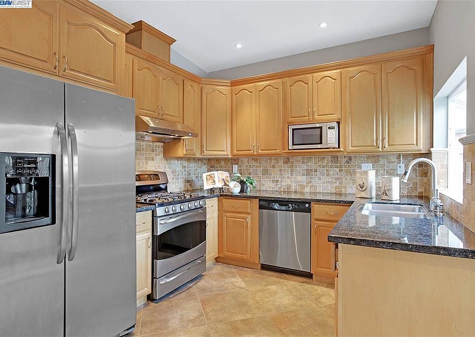 1st image of 2926 Creek Point Dr