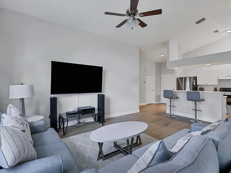 7234 Eleanor Cir #203 — Photo 7