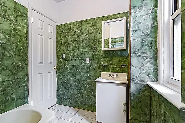 Rented by Bond New York | media 7