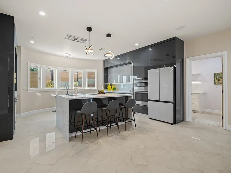 2382 Rainbow Ct — Photo 8