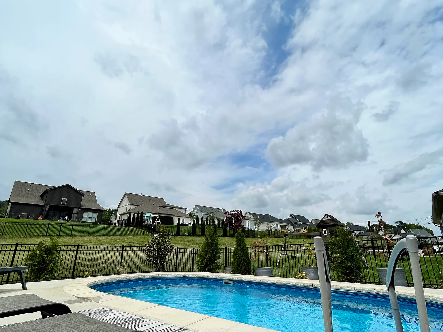 5 bed, 3534 sqft, $5,795 — Photo 2