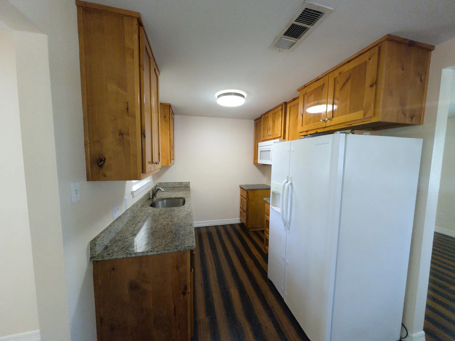 2 bed, 2.0 bath, 1000 sqft, $1,850 — Photo 4