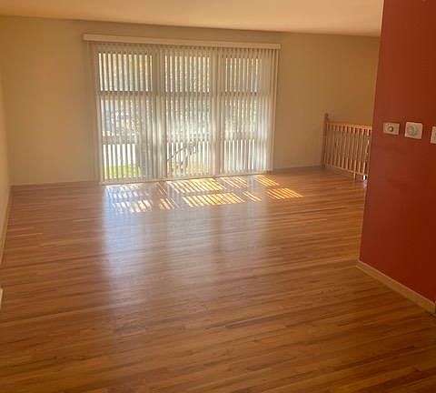 2nd image of 902 E Morris Dr