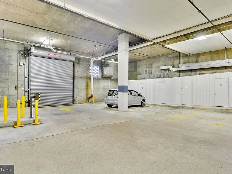1401 N Oak St #G6 — Photo 34