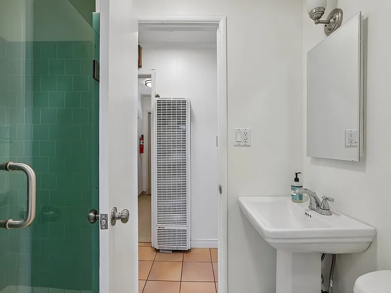 2214 Euclid St — Photo 5