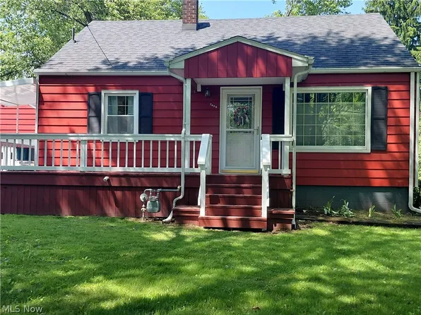 7489 Van Ness Ave, Hubbard, OH 44425