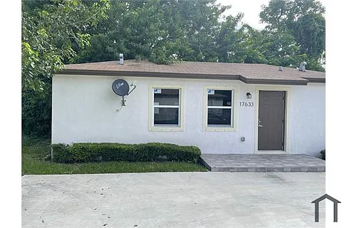 17633 SW 104th Ave Photo 1