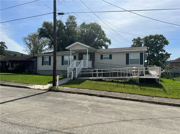 115 Atlas Ave S, Connellsville, PA 15425