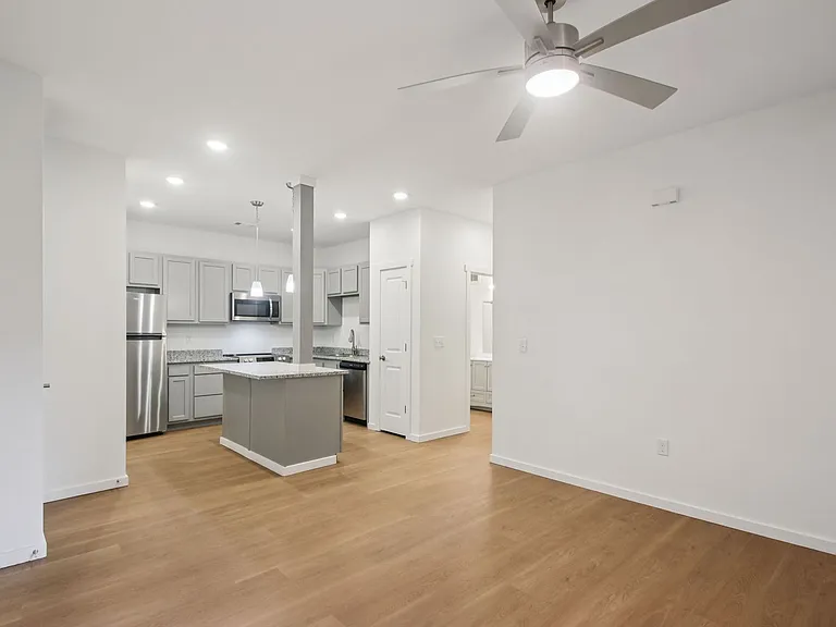 Portland Place Apartments — Photo 102