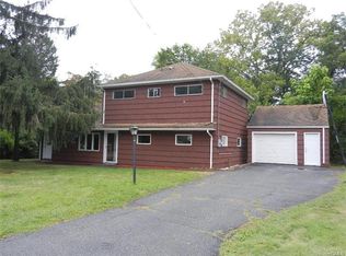 2597 Flagg Pl, Yorktown Heights, NY 10598