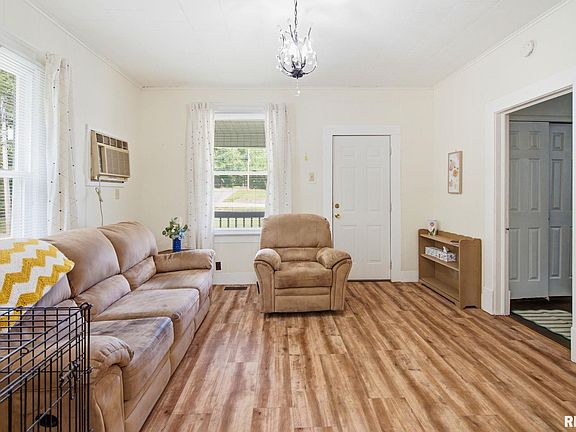 4th image of 1414 Newton Ave