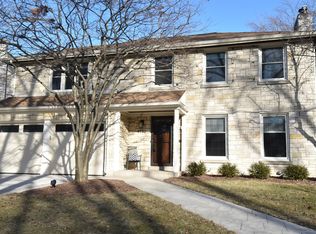 4770 N Wilshire Rd, Whitefish Bay, WI 53211
