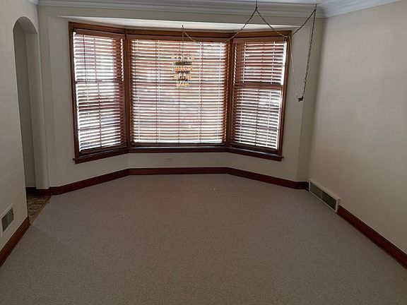 2nd image of 10210 S Rhodes Ave