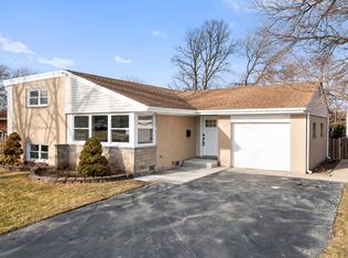 239 S Fair Ave, Elmhurst, IL 60126