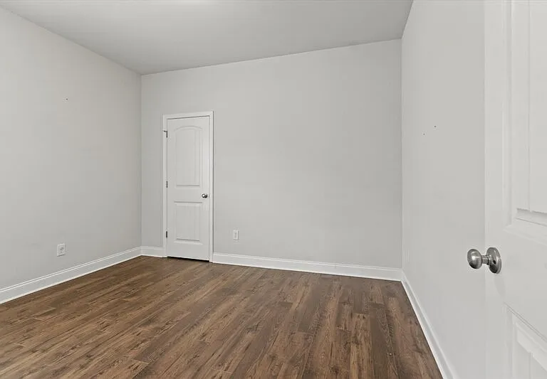 292 Abercorn Dr — Photo 24