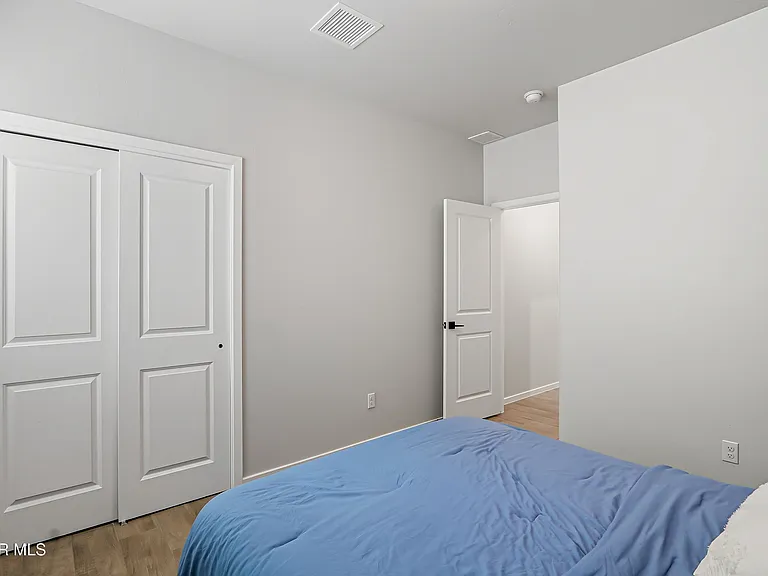 393 Frodsham St — Photo 30