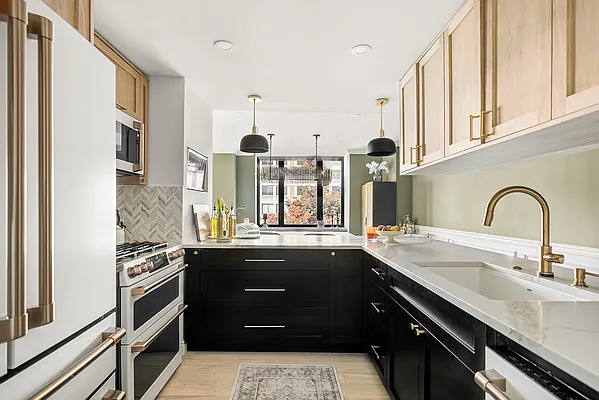 Sold by Corcoran | media 16