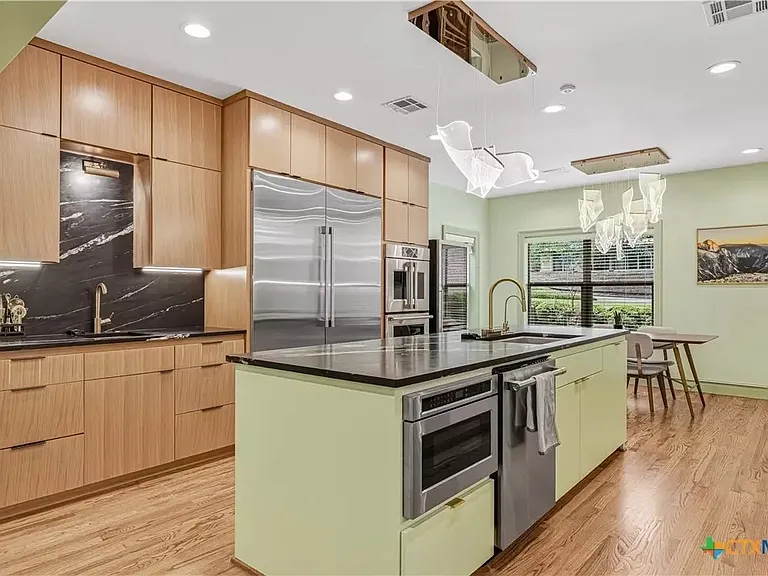 3201 Edward Dr — Photo 11