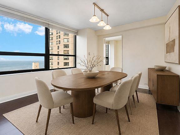 5th image of 400 E Ohio St APT 3202