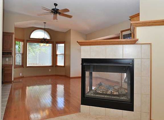5th image of 515 W Douglas Ave