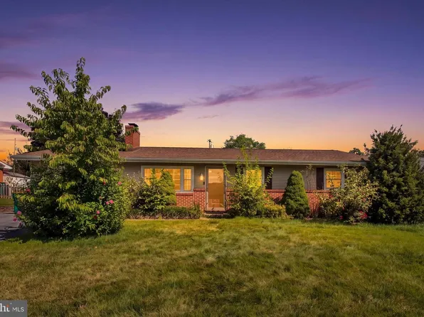 926 Park St, Waynesboro, PA 17268