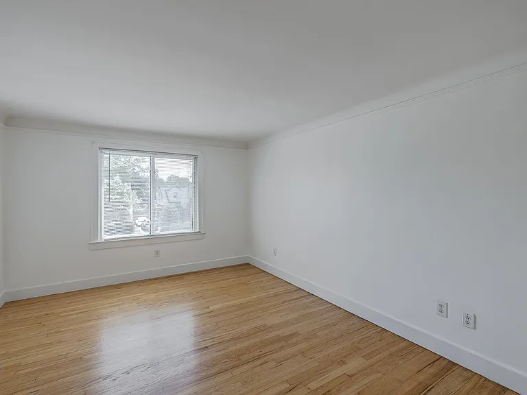 122 W Houstonia Ave — Photo 8