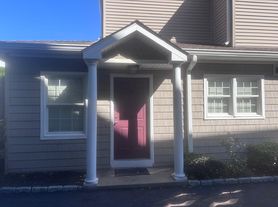 28 3rd St, Stamford, CT