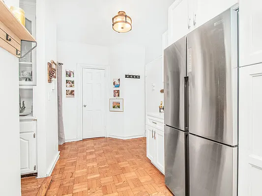 Sold by Re/Max In The City | media 4