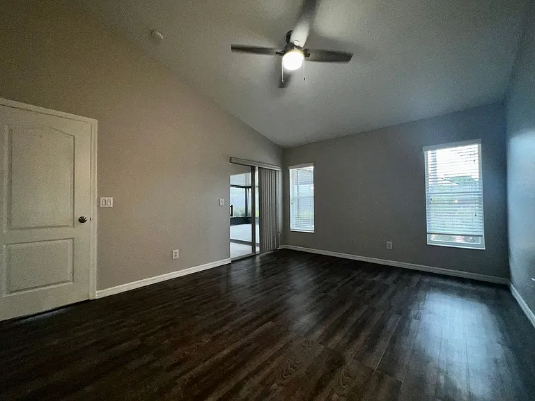 2620 Regency Oak Ln — Photo 16