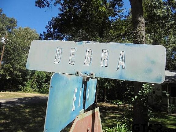 2nd image of 121 Debra Dr