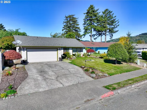 540 Velopa Ct, Brookings, OR 97415