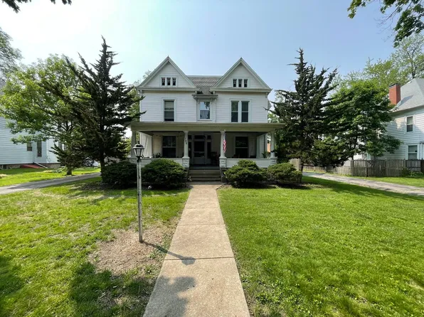 1105 E Jefferson, 1105 E Jefferson St #4, Bloomington, IL 61701