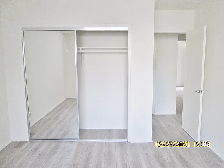 Lido Apartments - 1640 Barry — Photo 9