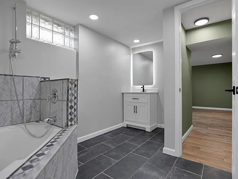 1251 Dellwood Ave — Photo 27