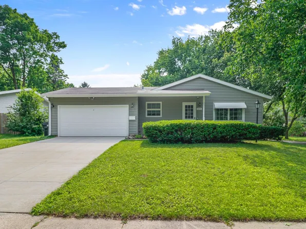 1602 Golden Oak Ln, Madison, WI 53711