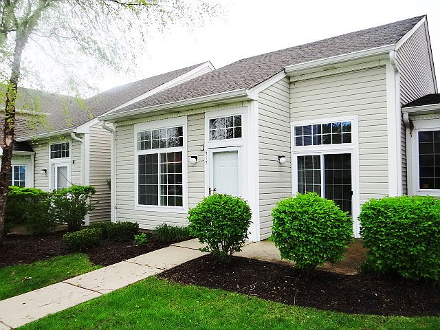 1st image of 517 E Victoria Cir #0