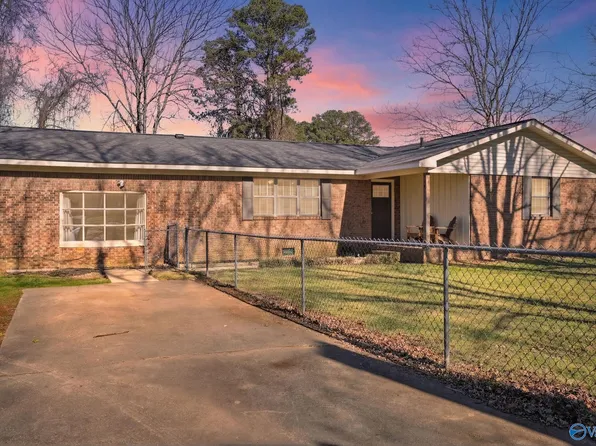 1002 Rose Rd, Albertville, AL 35951