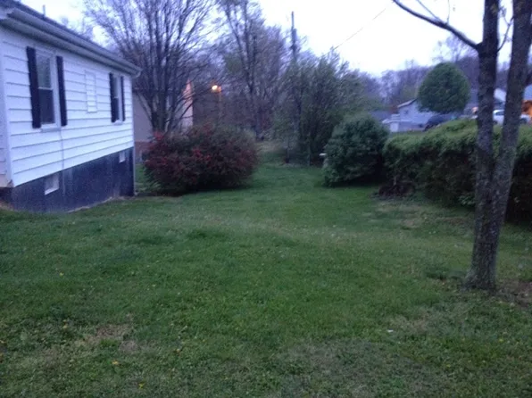401 Grubert Ave, Staunton, VA 24401