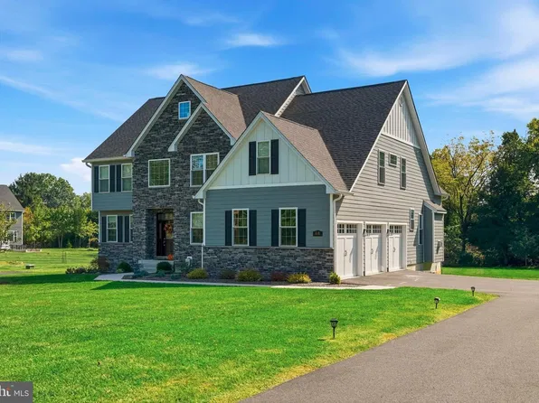 48 E Holland Rd, Holland, PA 18966
