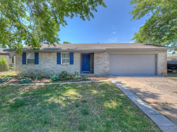 4904 Barr Dr, Sand Springs, OK 74063