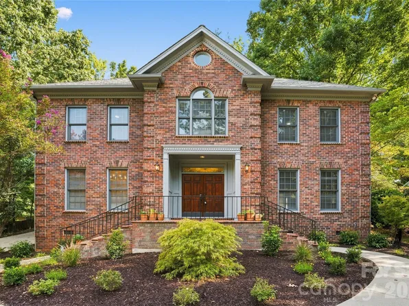 3715 Monique Ln, Charlotte, NC 28210